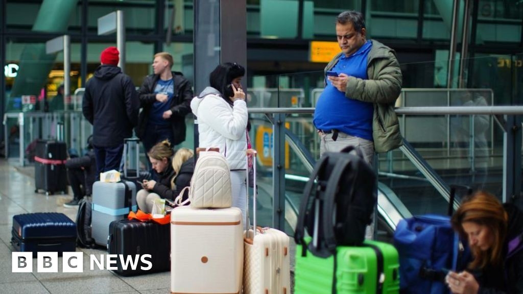 Heathrow power outage caused by moisture in electrical system