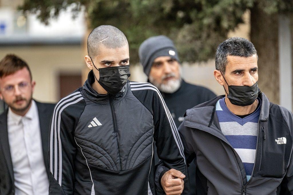 "الزنزانة ابتلعته وهو طفل"، كيف تفاعلت مواقع التواصل مع إفراج إسرائيل عن الشاب الفلسطيني أحمد مناصرة؟