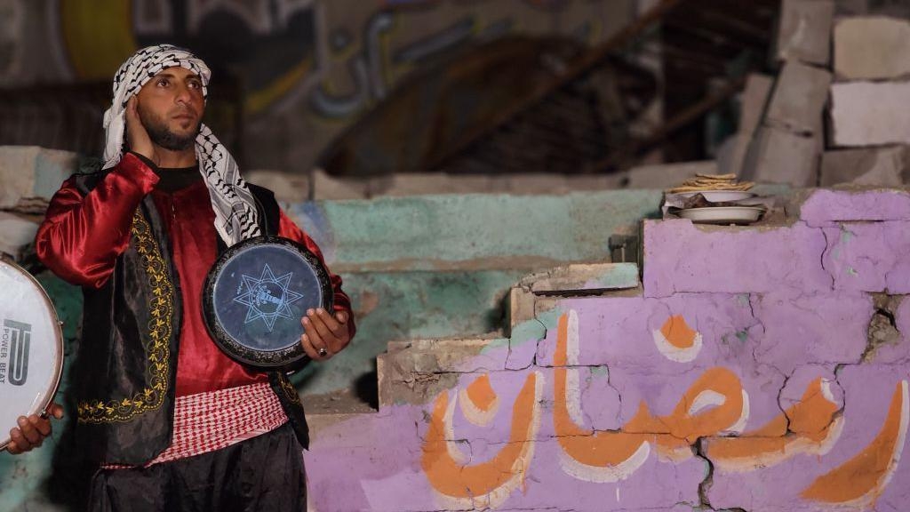 بالصور: بي بي سي ترصد أجواء أول يوم من رمضان في غزة