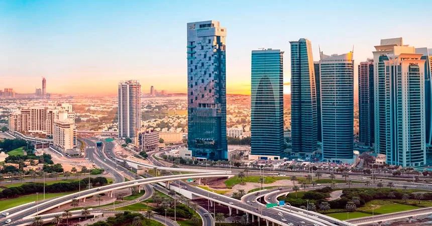 الاقتصاد الإماراتي ينمو 4% خلال 2024 بدعم من القطاع غير النفطي