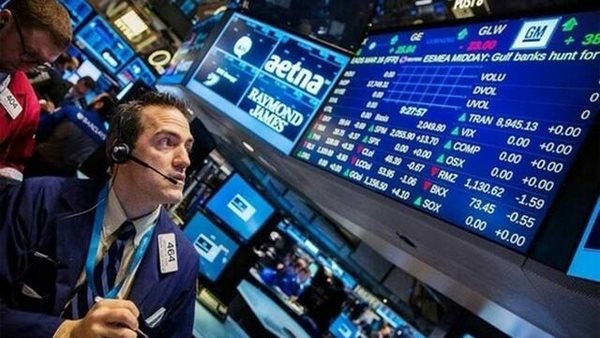 تباين المؤشرات الأمريكية بعد اتصال هاتفي بين ترامب وشي