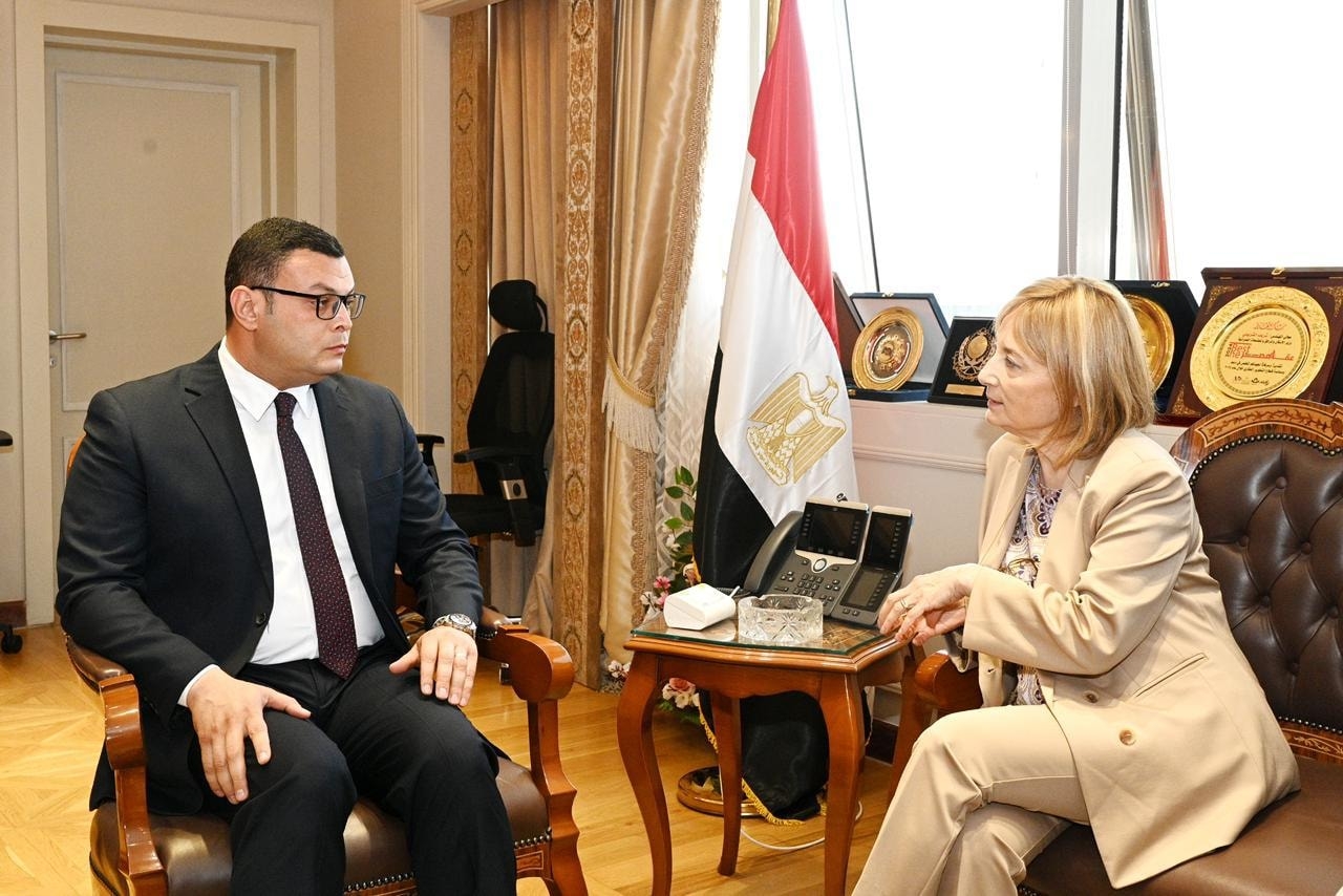 ‏وزير الإسكان يشيد بالتعاون مع "الاستثمار الأوروبى" فى مشروعات مياه الشرب والصرف الصحى