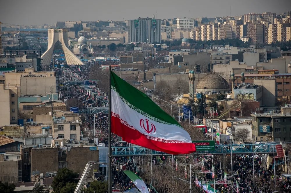 بلومبرج: الضربات الأمريكية على إيران تأتى فى لحظة هشة للاقتصاد العالمى
