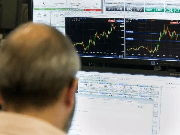 الأسواق المتخصصة والناشئة تجذب المستثمرين لتفادي القلق في أمريكا وأوروبا