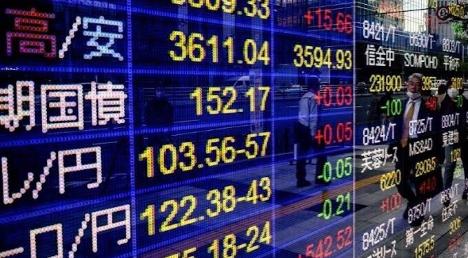 استقرار المؤشرات اليابانية عند الإغلاق لكنها تحقق مكاسب أسبوعية