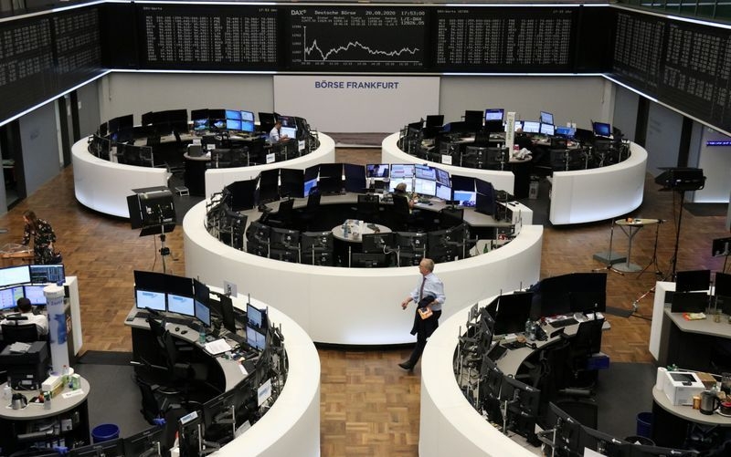 تراجع المؤشرات الأوروبية في المستهل مع ترقب بيانات اقتصادية