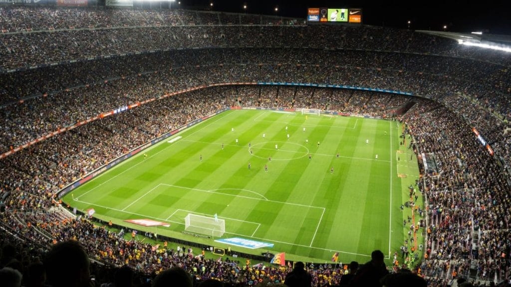 Real Madrid and PSG battling out for this highly rated midfielder