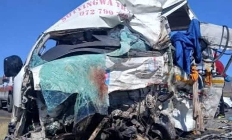 Video: Taxi and bakkie collision leaves 15 dead in the Eastern Cape