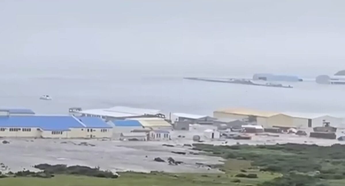 Waves hit Hawaii and California after 1 of Russia's biggest recorded earthquakes