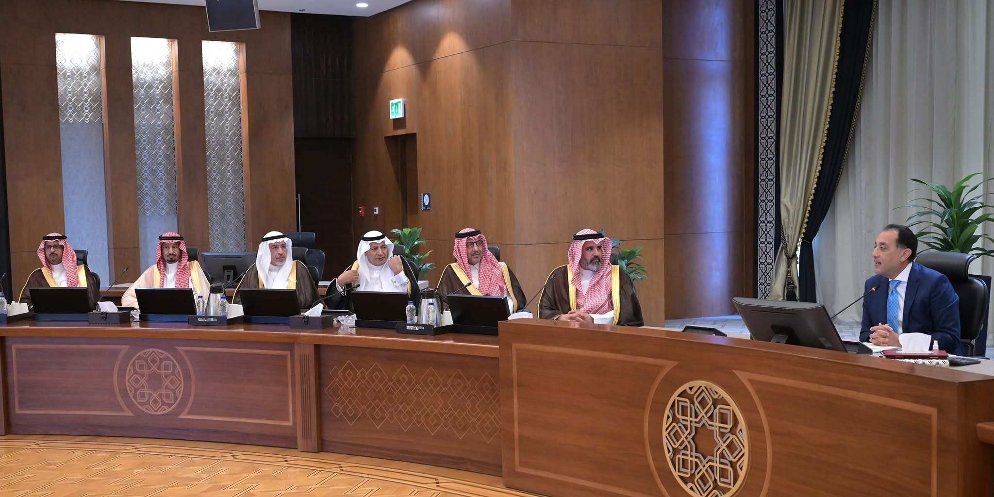 Egypt PM meets Saudi business delegation to boost investment ties