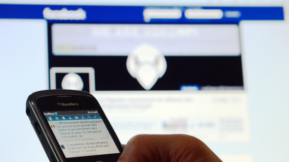 Social media fuelling 'devastating' kids' mental health crisis, NGO says