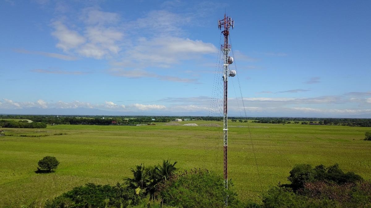 AI plays larger role as Globe activates 235 new 5G sites in 2025