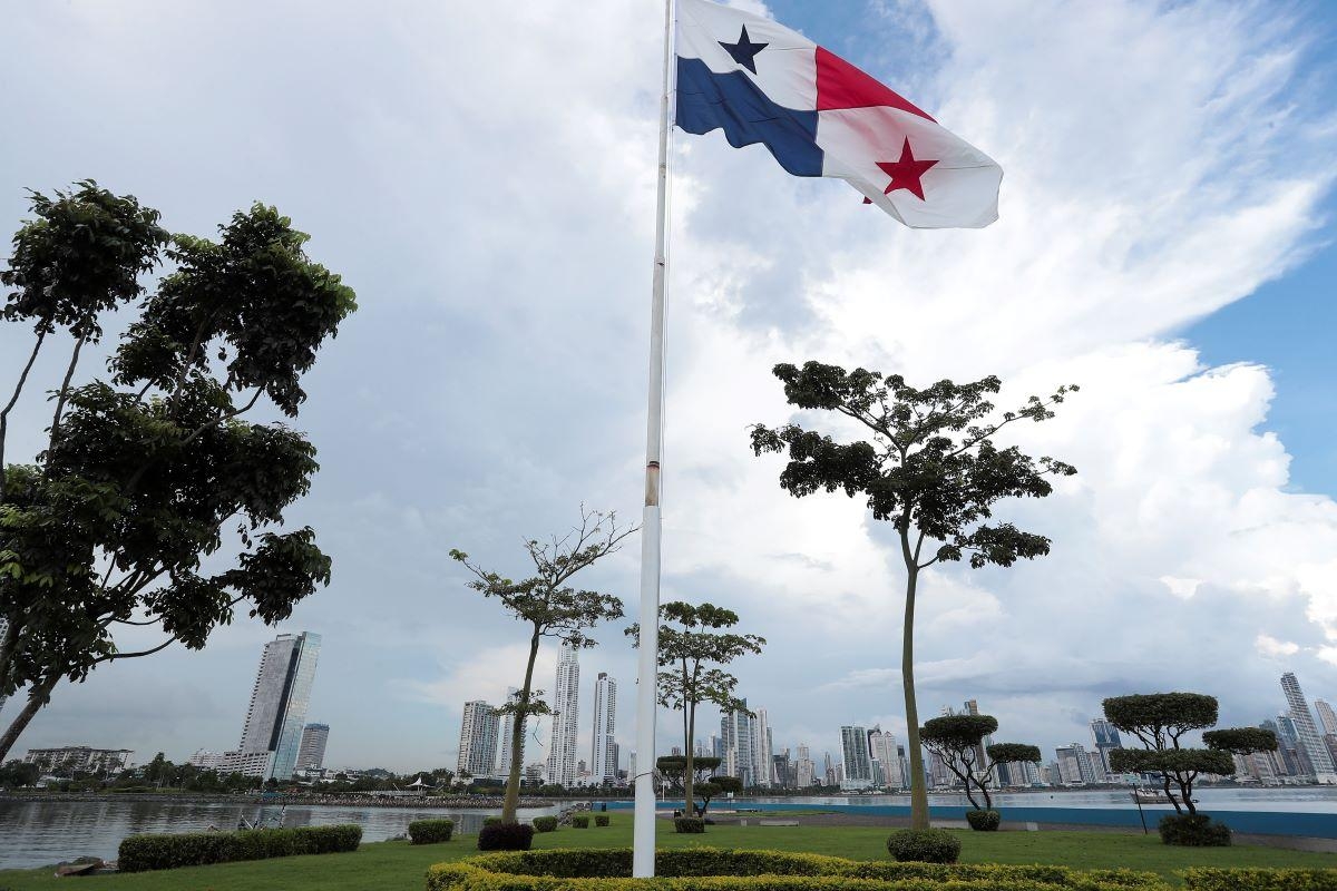 Panama removes over 650 ships from registry amid sanctions, stricter rules