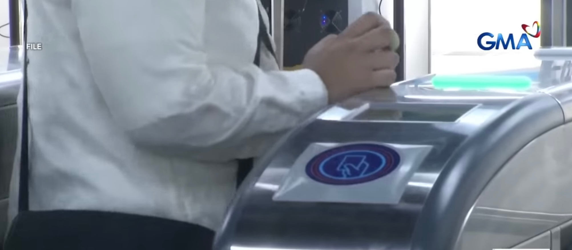 Cashless transactions in LRT, MRT to start in July —DOTr