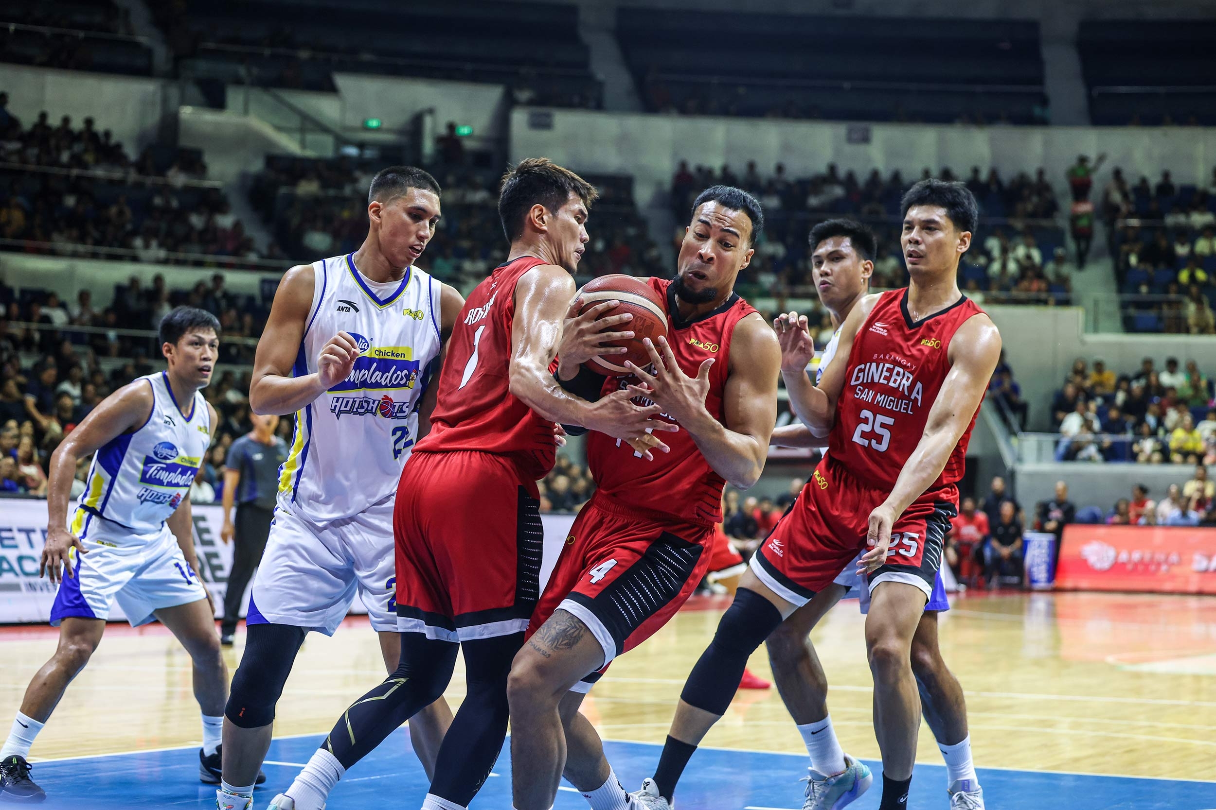 Barangay Ginebra spoils William Navarro's Magnolia debut