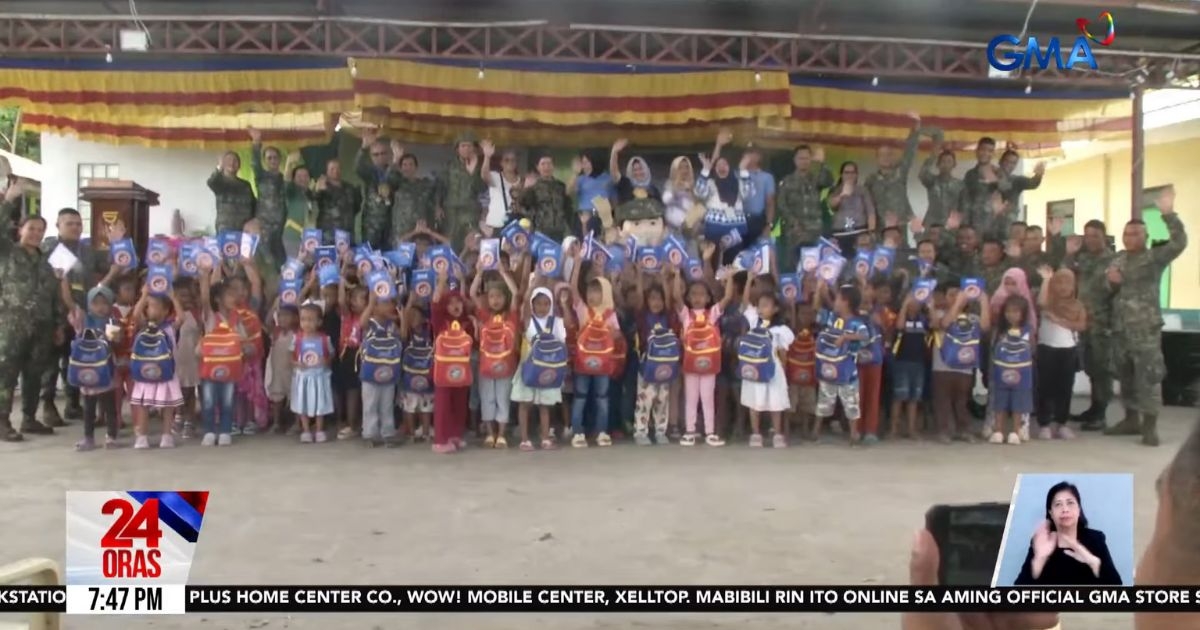 Kinder, Grade 1 students in Maguindanao Del Norte receive school supplies from GMA Kapuso Foundation