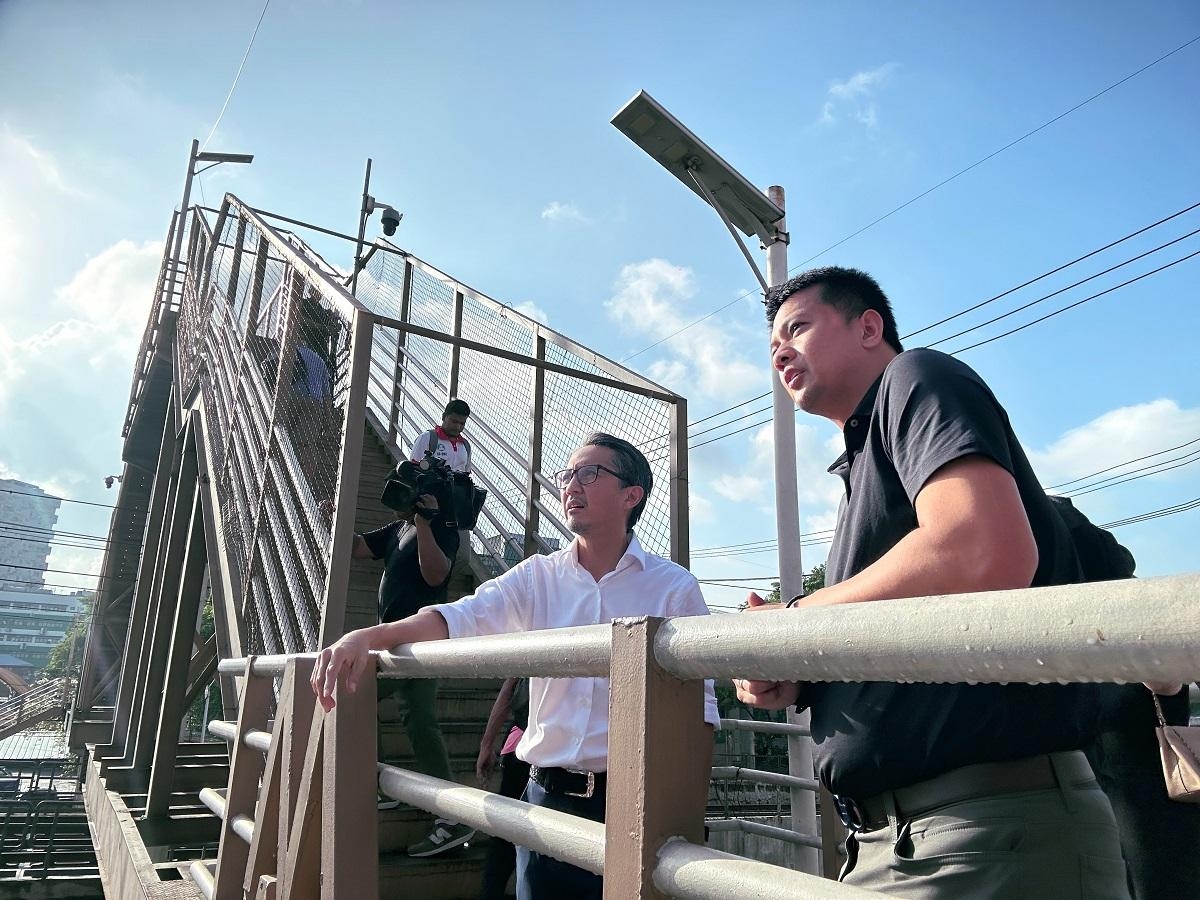 Marcos wants 'Mt. Kamuning' footbridge replaced, says DOTr chief