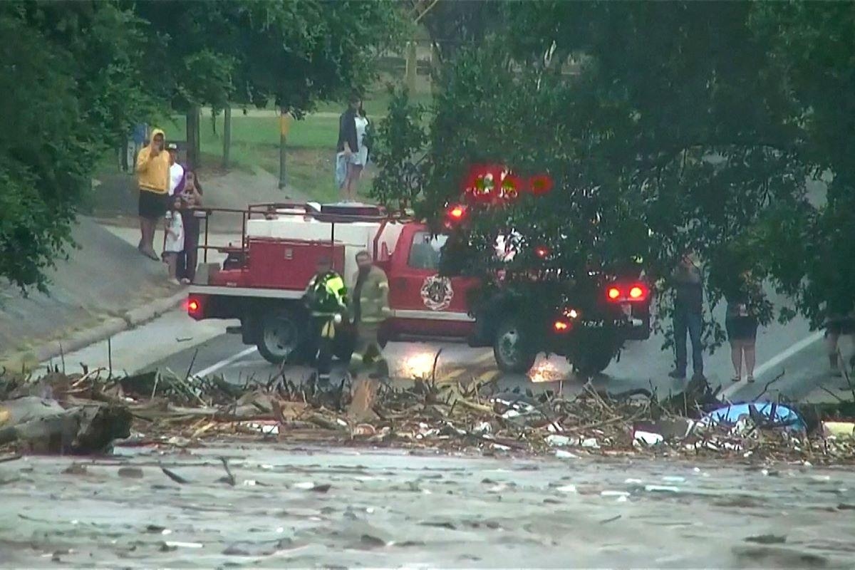 Texas flash flooding kills at least 13 people, leaves 20-plus young campers missing
