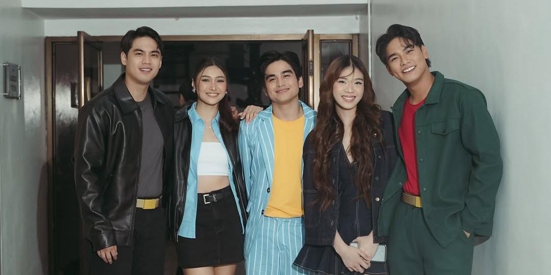 Michael Sager, Will Ashley, Emilio Daez snap barkada pic with BINI's Jhoanna and Stacey at 'Big ColLove' concert