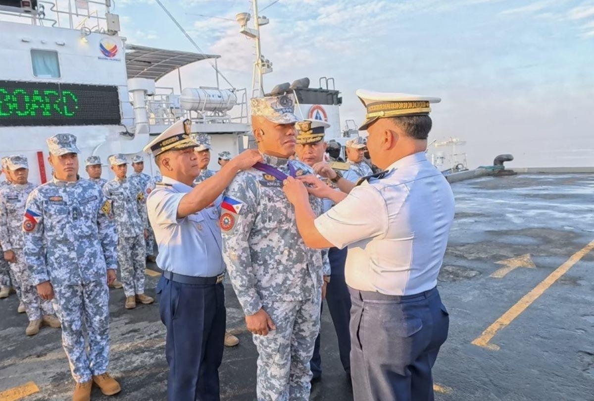 PCG honors BRP Suluan crew for bravery after Bajo de Masinloc incident