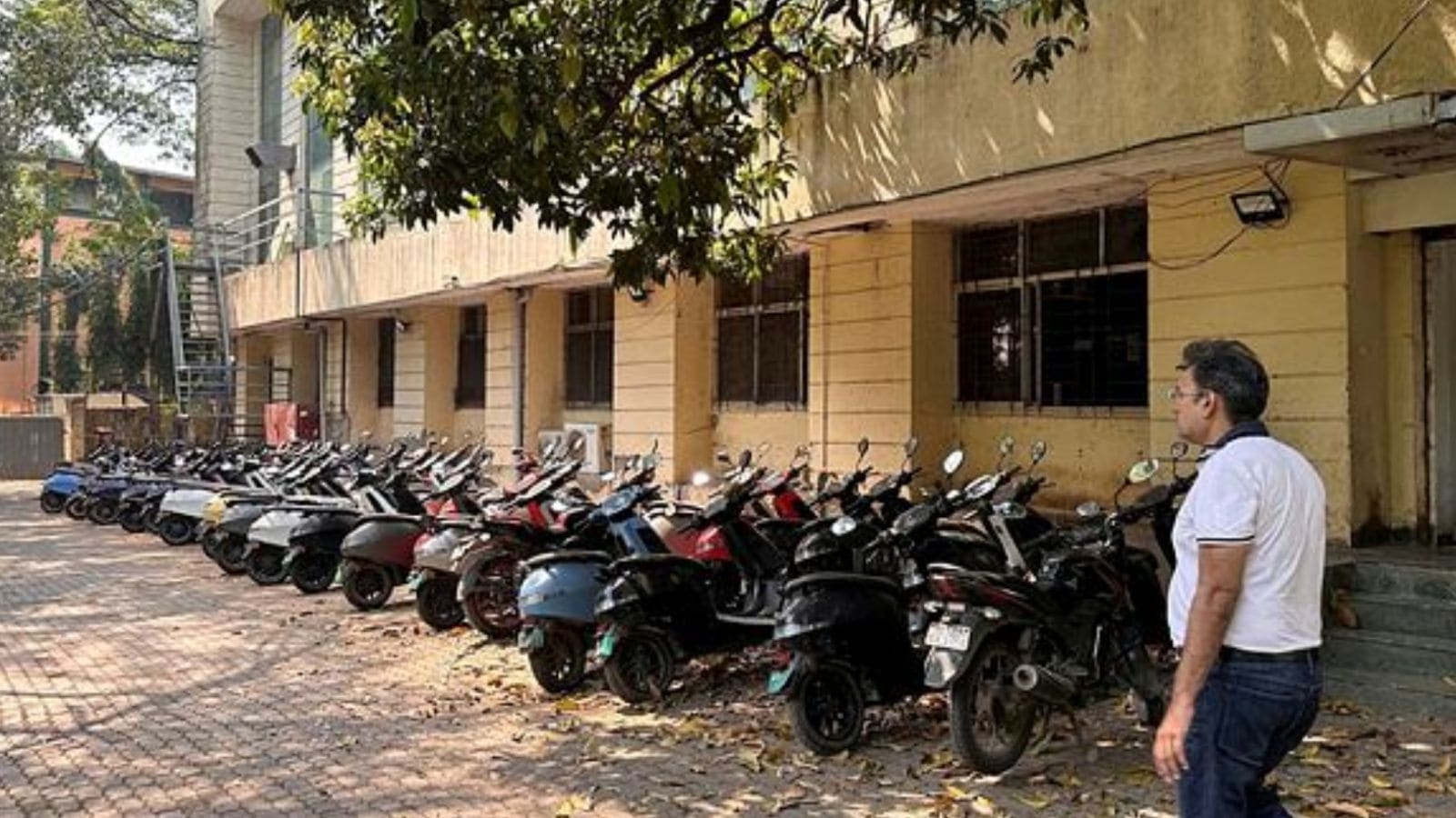 Over 100 bike taxis seized in Bengaluru for operating despite Karnataka HC order