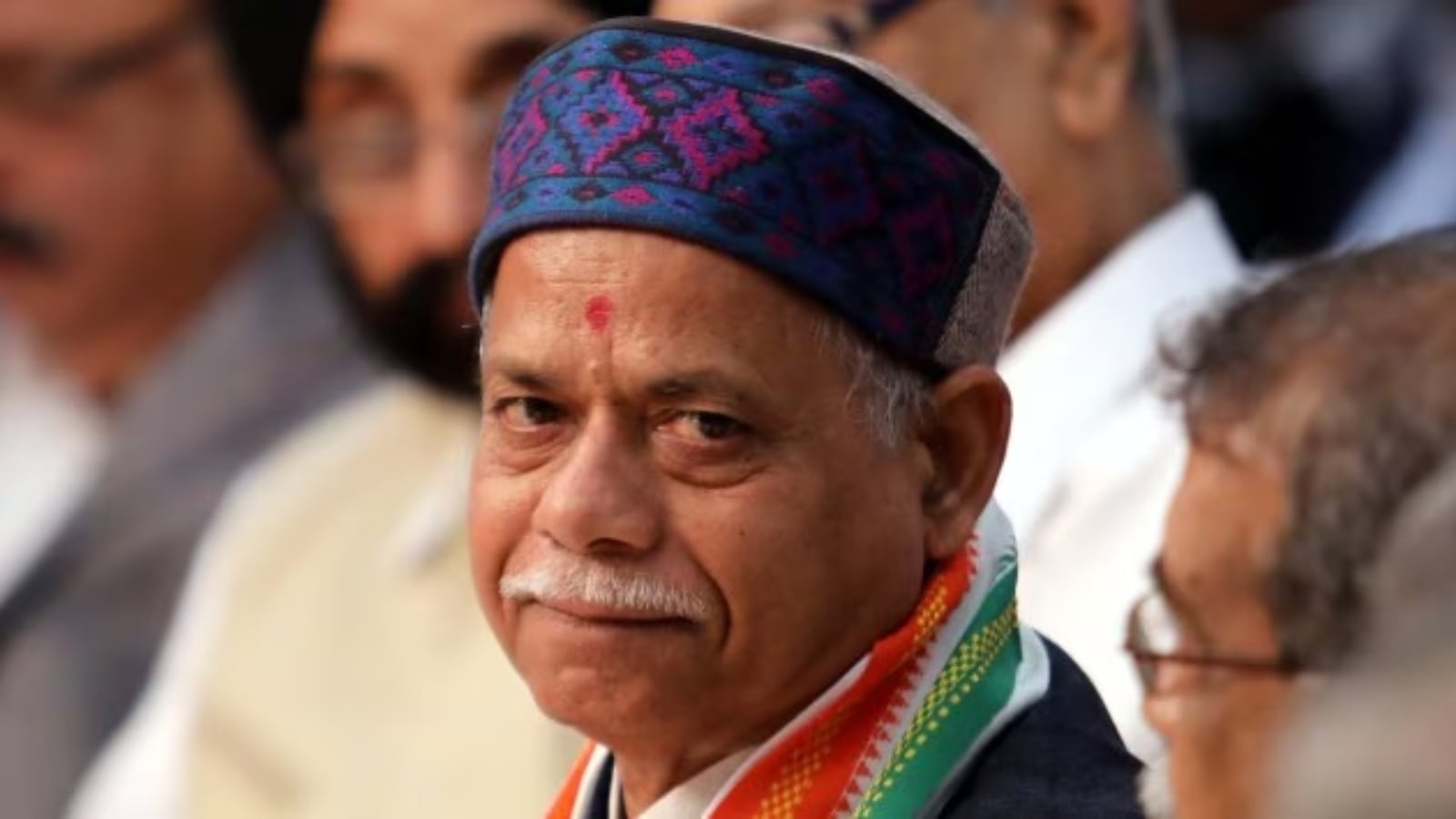 Don't agree LoP should go with CM to seek funds from Centre: HP Gov