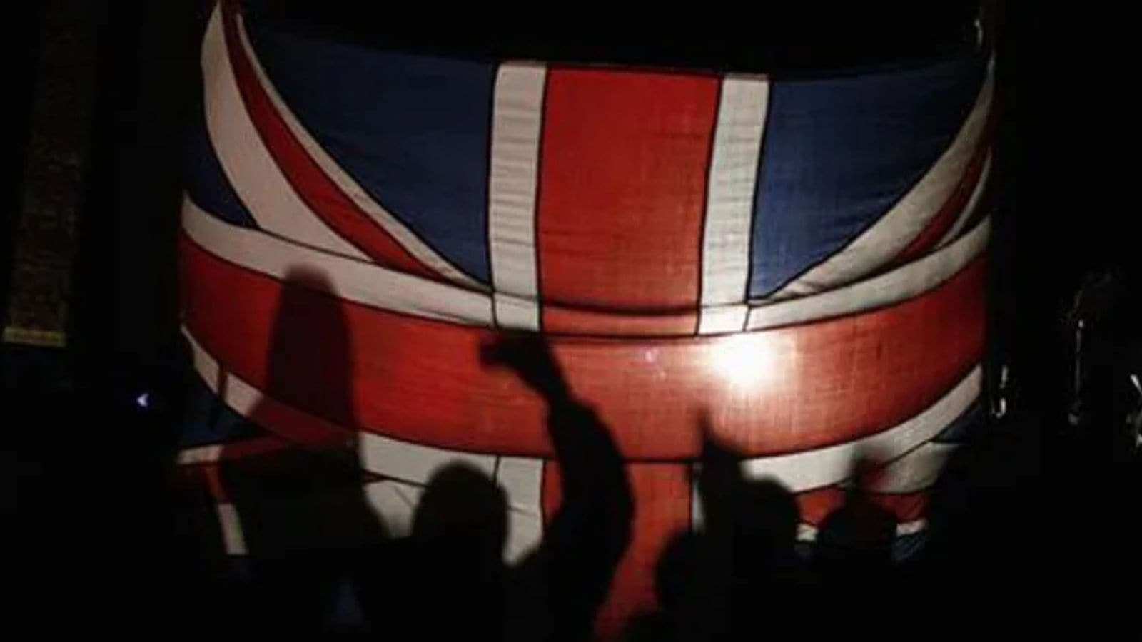 Is the UK really becoming an ‘island of strangers'?