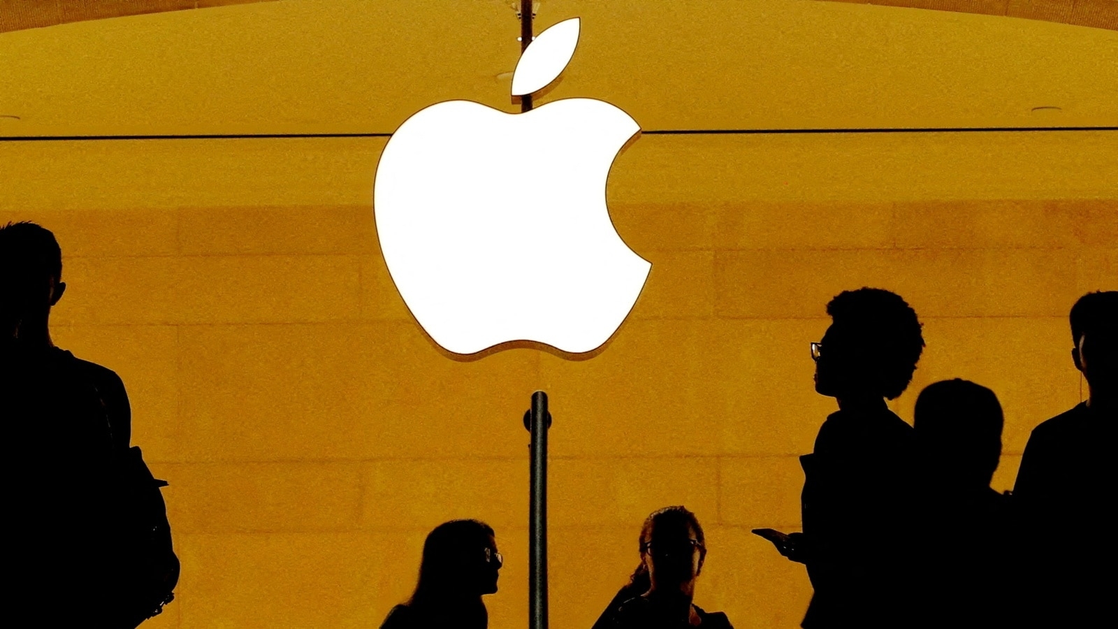 Apple loses bid to pause app store reform order in Epic Games case
