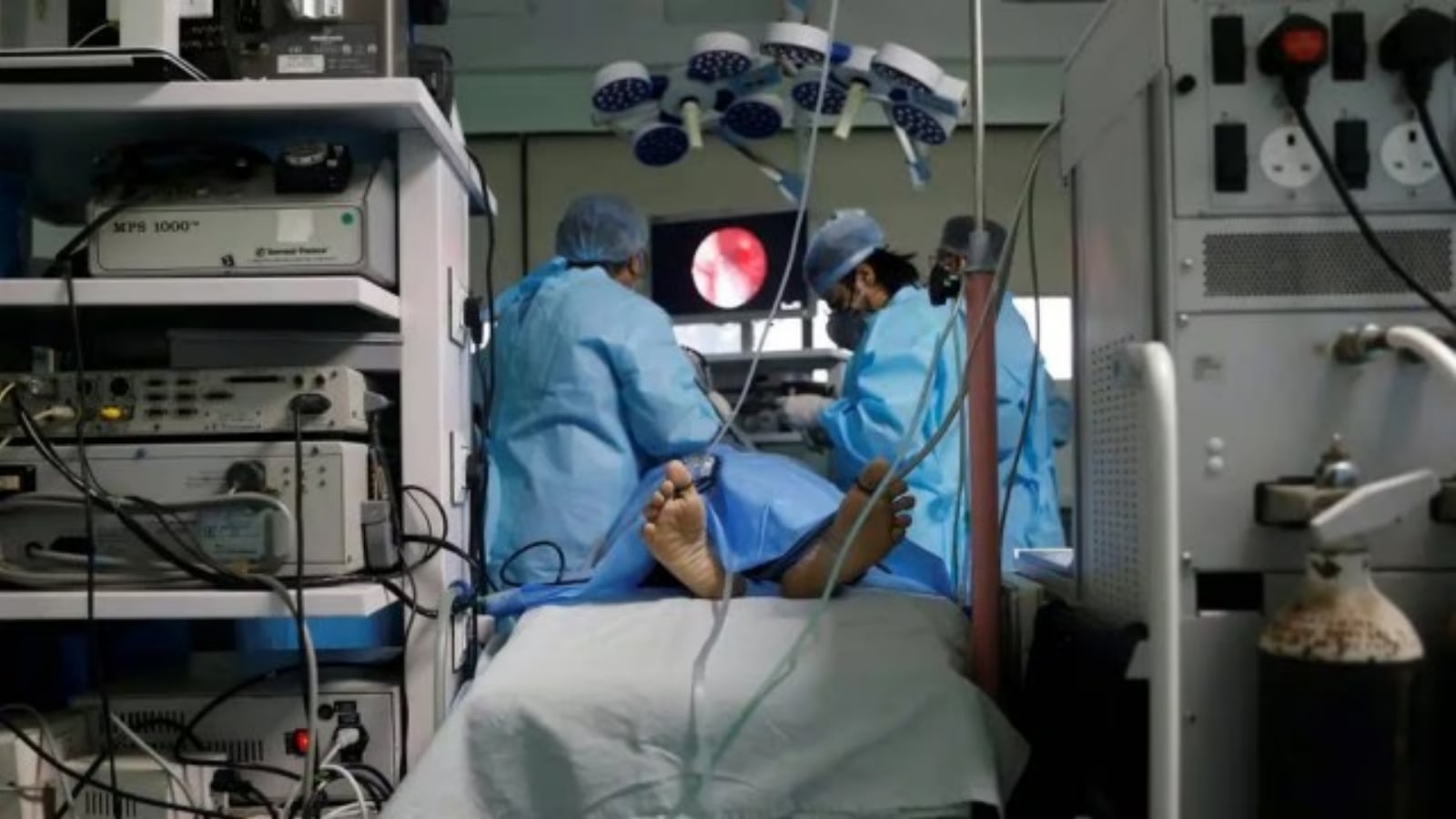 ‘Sugar levels were high, but he still operated upon my eye': What complaint that led to FIR against Vashi doctors says