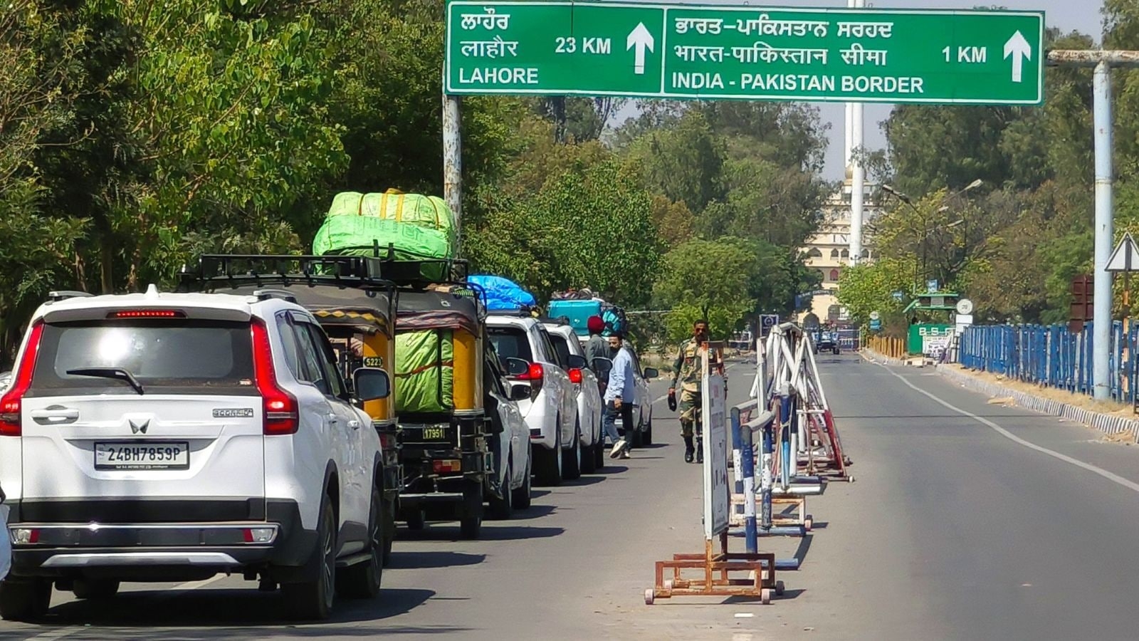 537 Pakistan nationals leave via Attari in 4 days as first deadline ends