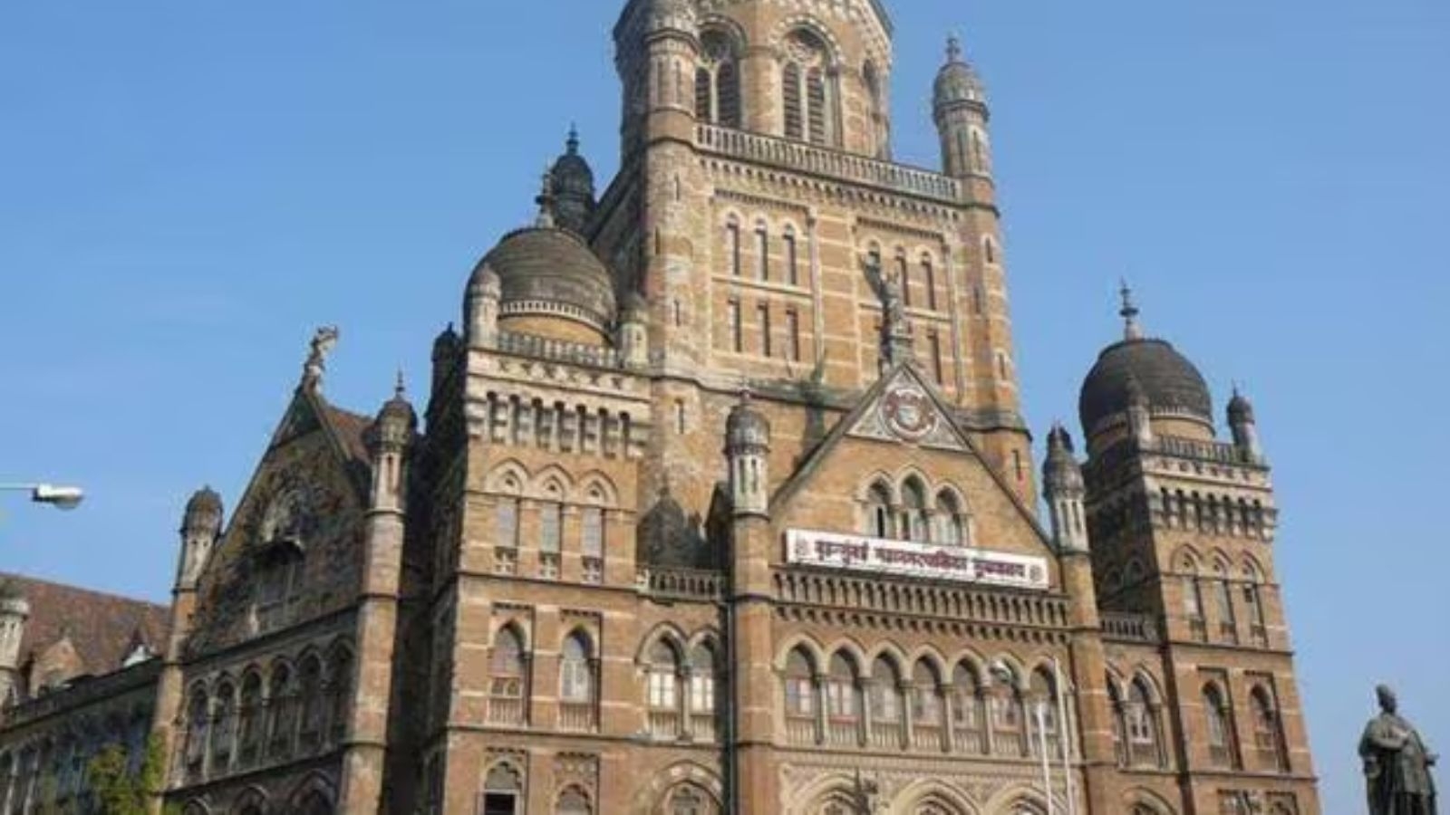BMC removes over 32 tonnes of waste from various religious sites on Day 1 of its special clean-up drive