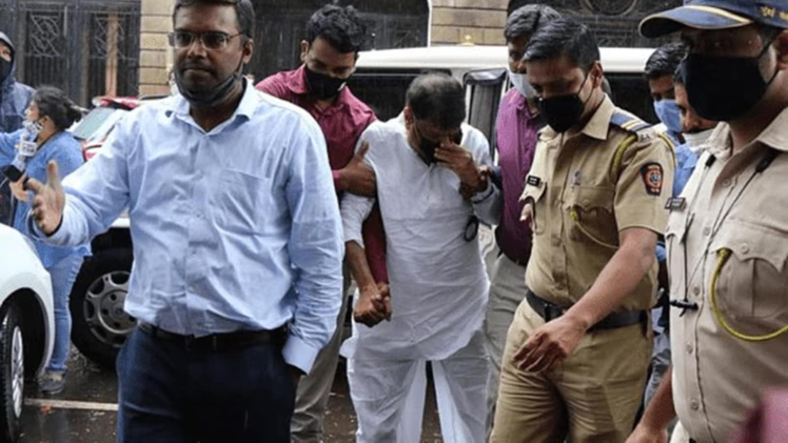 Court acquits gangster Dawood Ibrahim's brother in 2017 extortion case