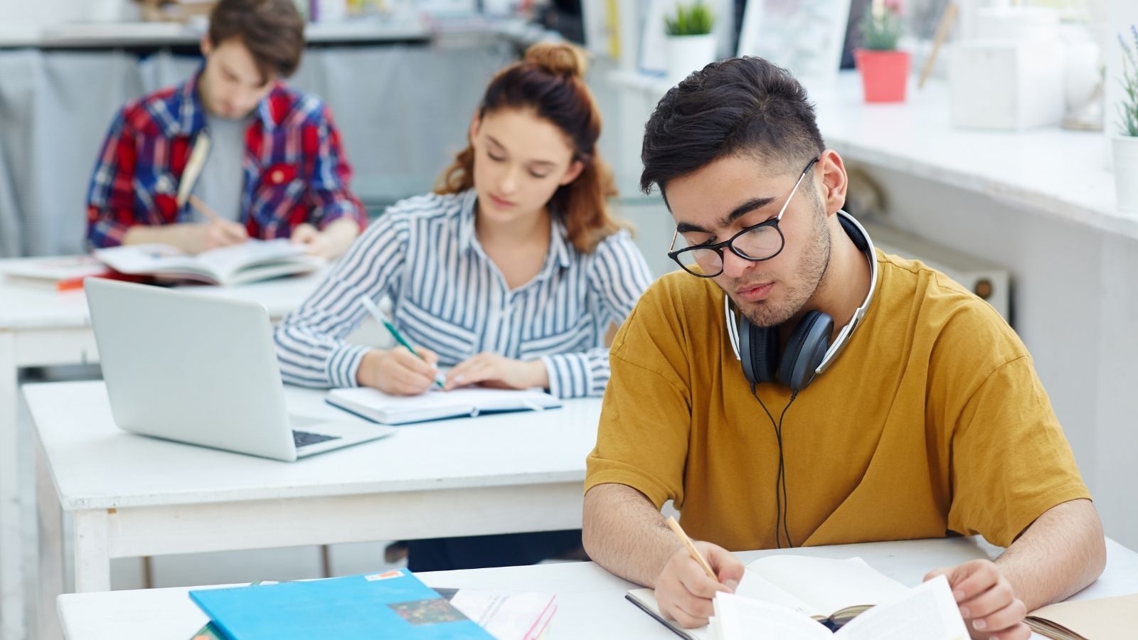 Google is offering free access to Gemini Advanced for students