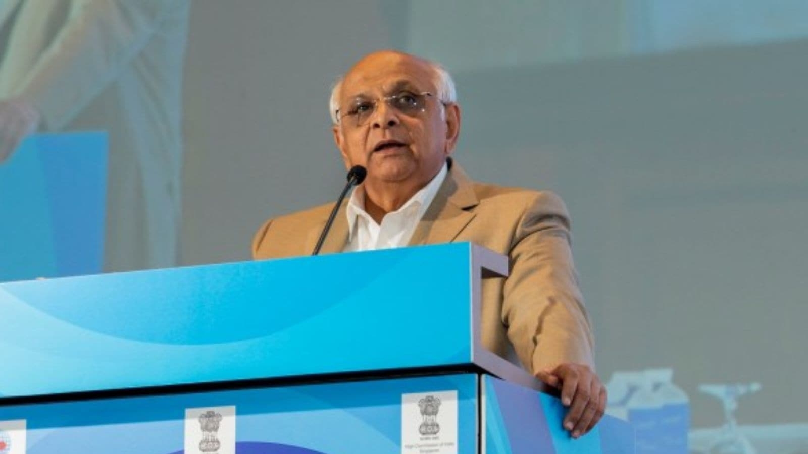 ‘Start work at 9.30 am, make websites user-friendly': Admin reforms commission's suggestions to Gujarat govt