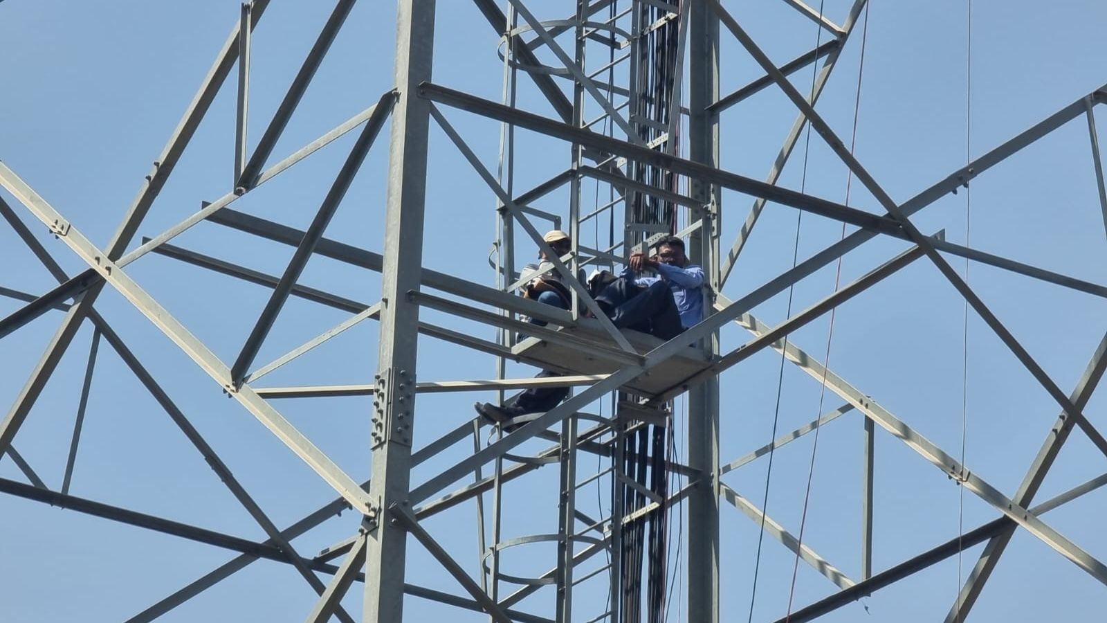 Another Sholay-style protest in Narmada: Two project displacees, ex-Statue of Unity staffer climb telecom tower