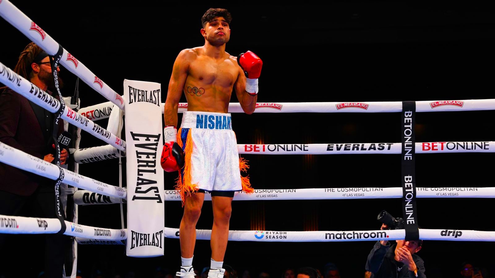 Nishant Dev defeats LaQuan Evans, wins his third professional boxing bout