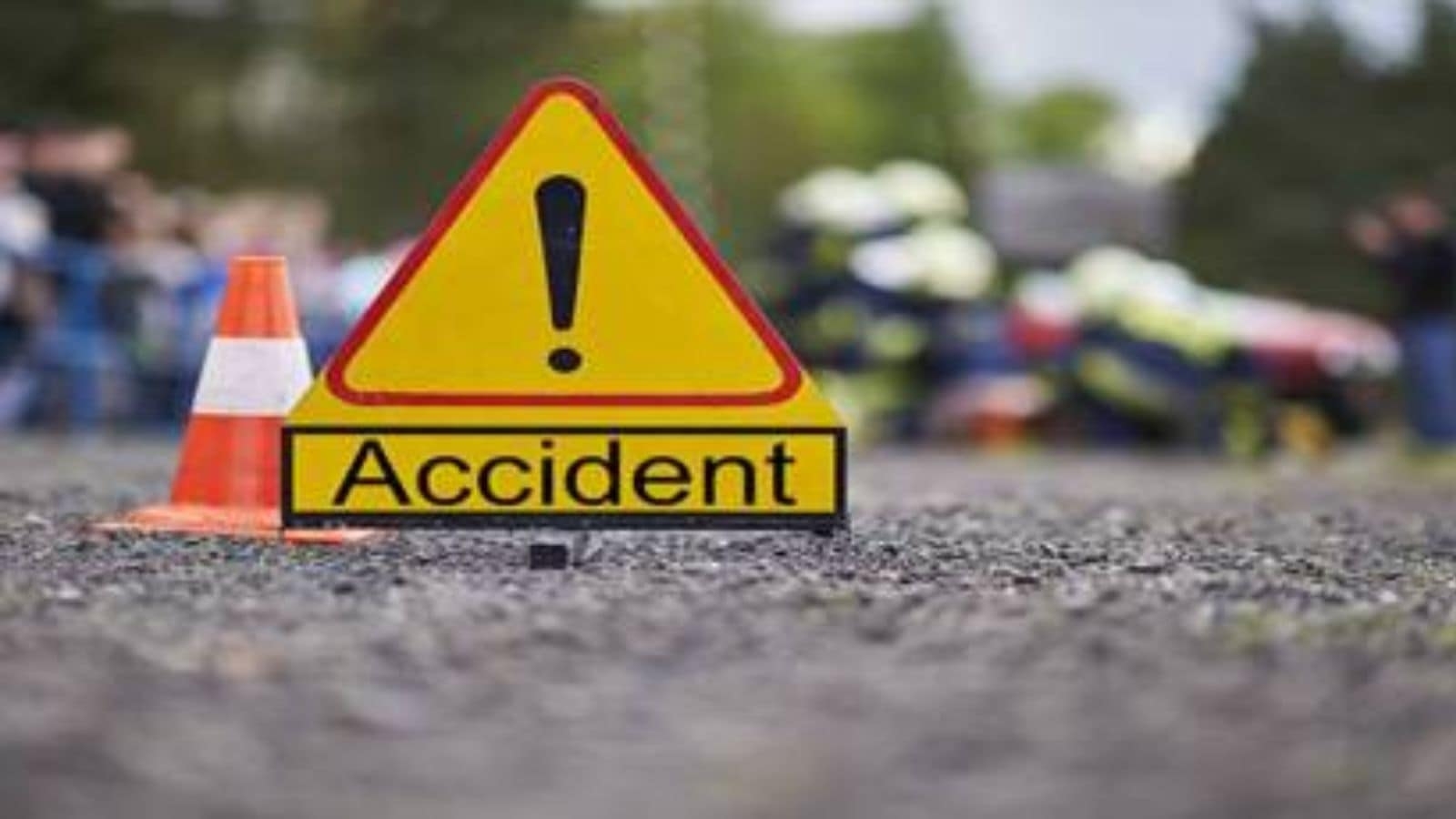 Tempo driver killed as four vehicles crash on old Pune-Mumbai highway
