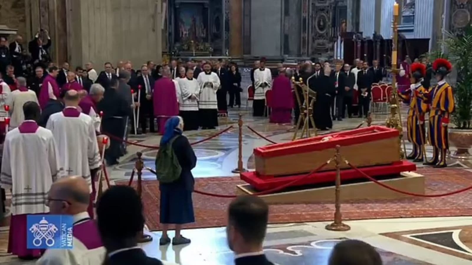 WATCH: Elderly nun, close friend of Pope Francis, breaks protocol to bid a tearful farewell