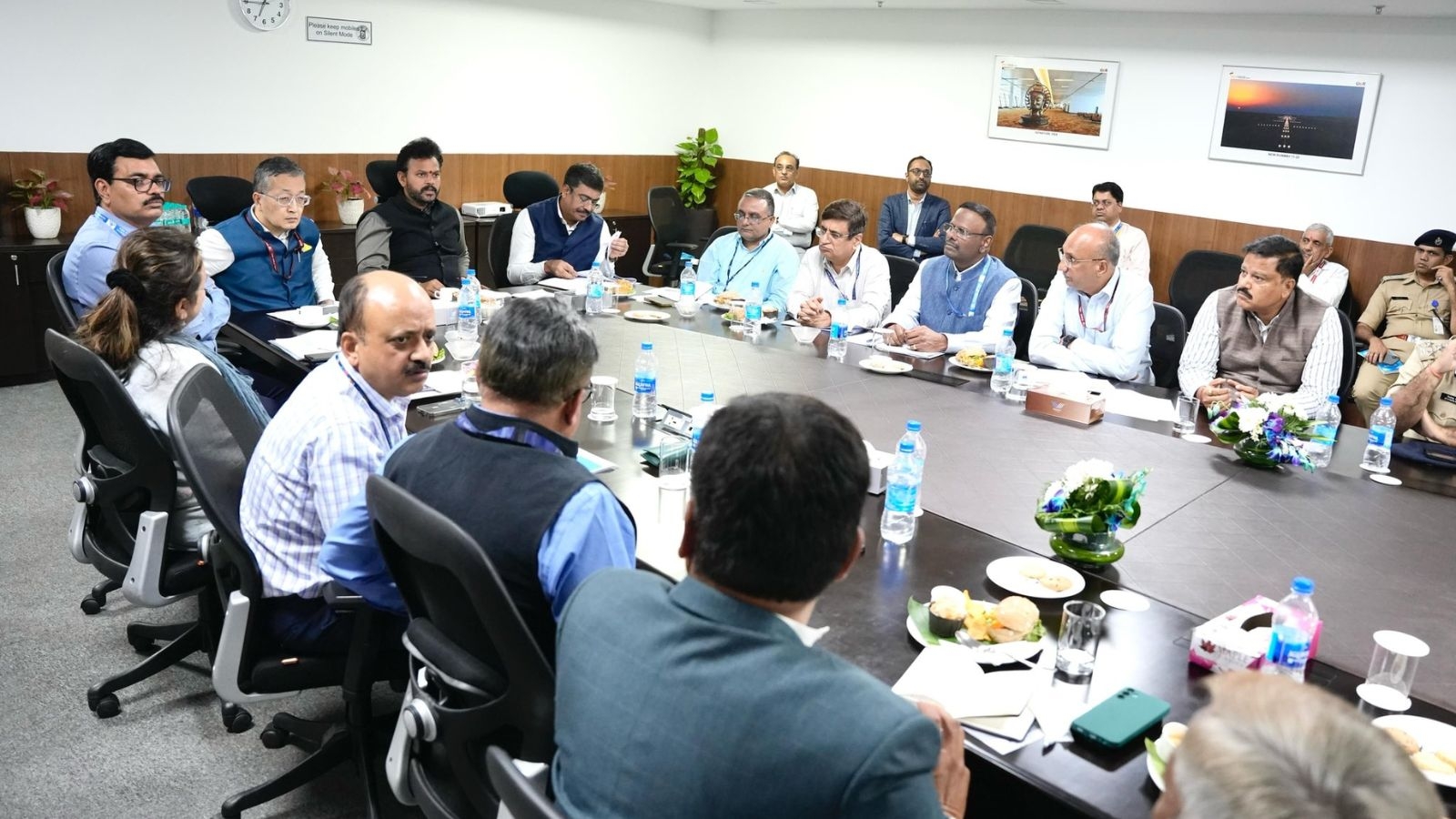 Aviation Minister holds review meeting as Delhi's IGI airport sees flight disruptions, delays