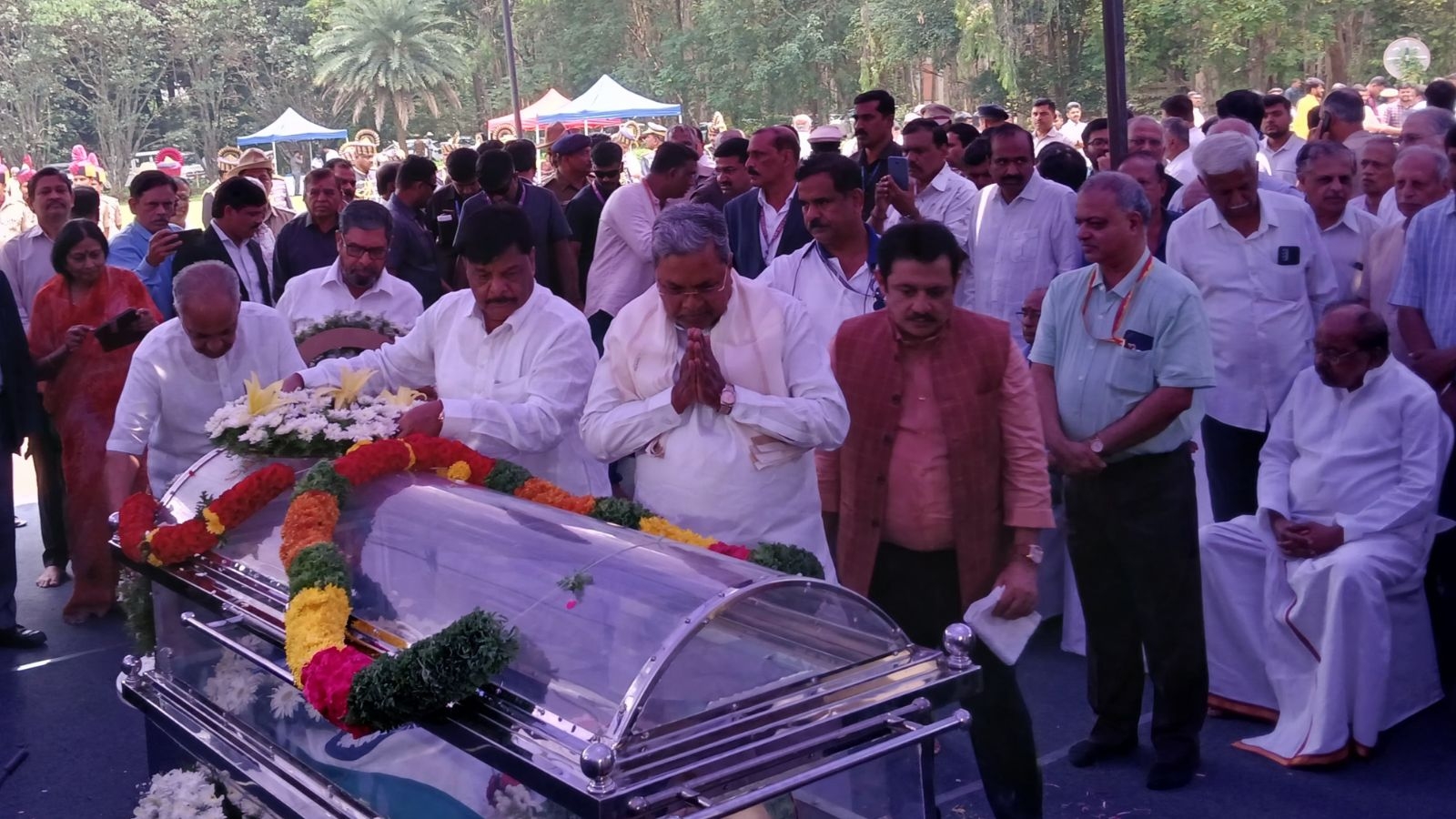 Former Isro chief K Kasturirangan cremated with full honours in Bengaluru