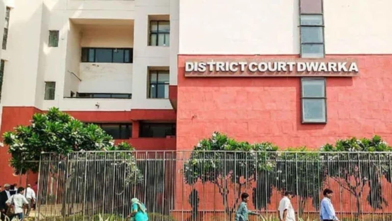 ‘Meet us outside, and we will see how you return home alive': Convict threatens woman judge inside Delhi courtroom