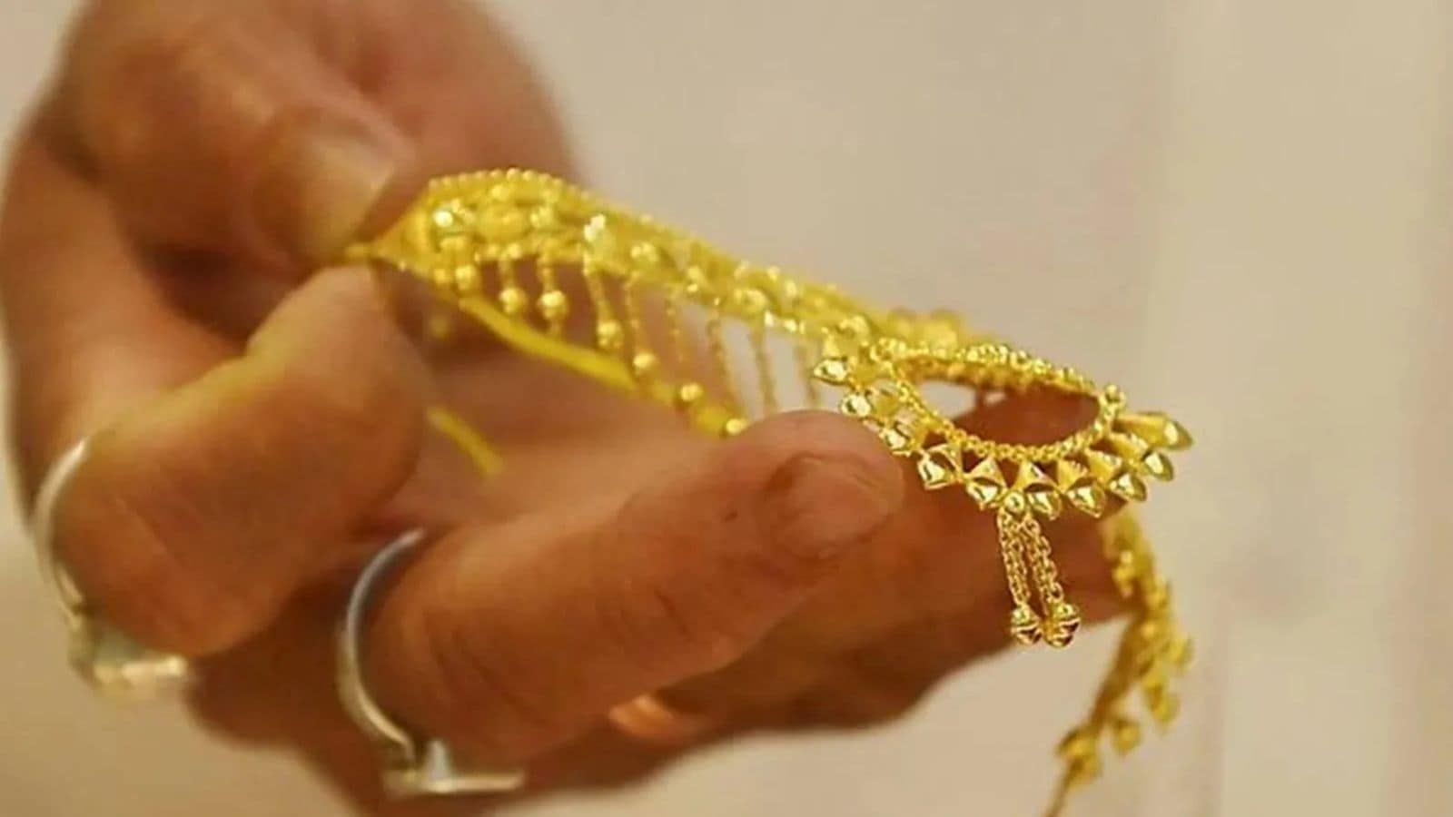Gold Today Rate, 22 May: Check 18, 22 and 24 carat gold prices Chennai, Mumbai, Delhi, Kolkata and other cities
