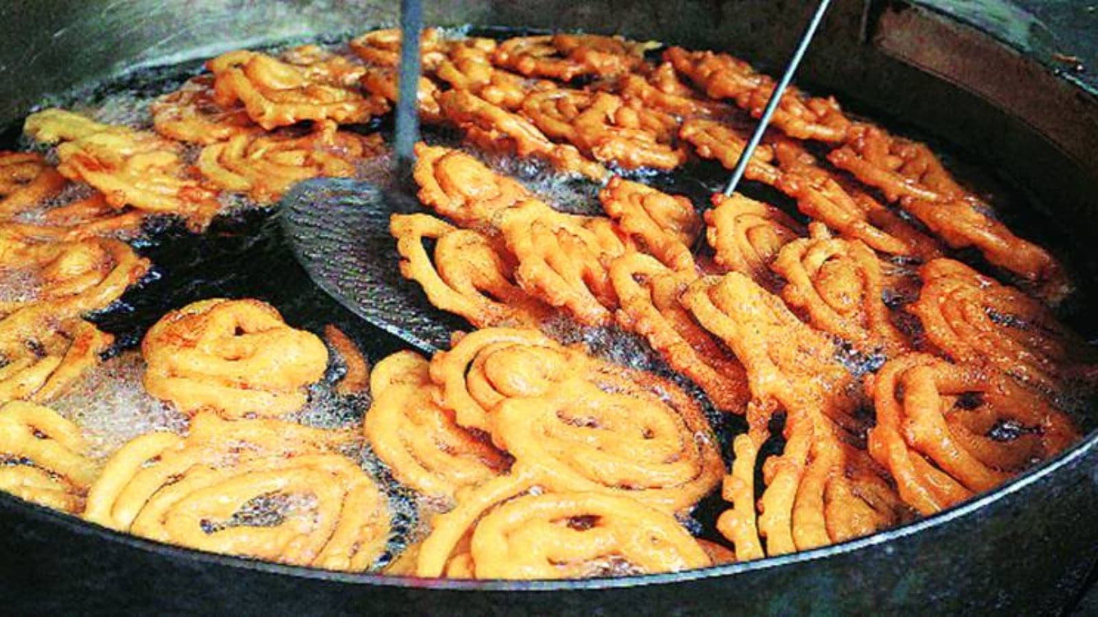 What's cooking on Delhi streets? Electric stoves, push for sustainability, and some myth-busting