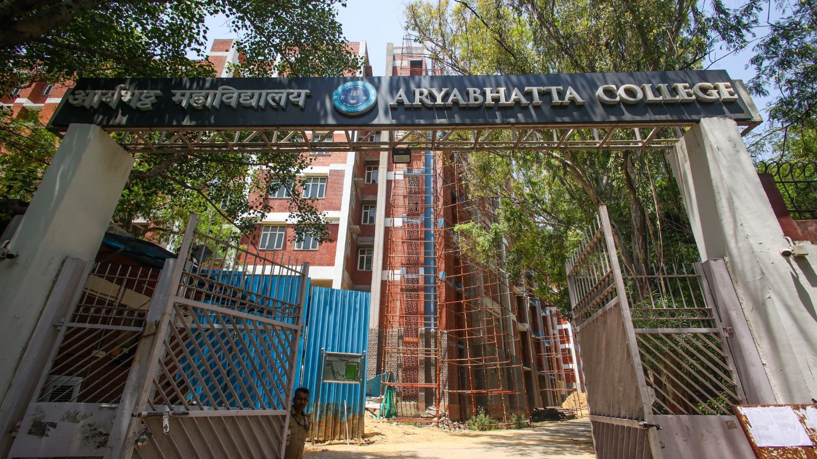 Delhi Hardlook: To pursue or not to pursue? Delhi University's undergraduates face a crucial decision on the new four-year degree programme