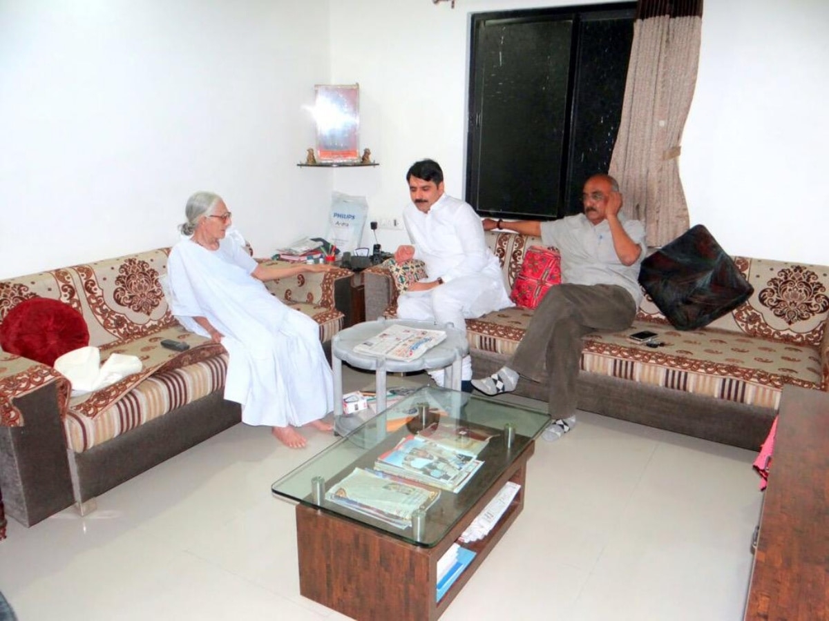 Former Gujarat health minister Hemaben Acharya passes away at 92