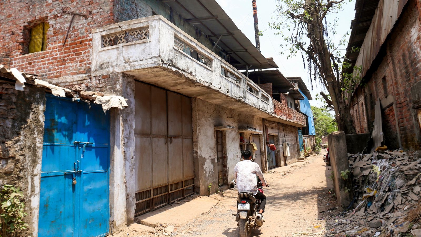 Three labourers die of asphyxiation while cleaning septic tank in Ahmedabad, two booked: Police
