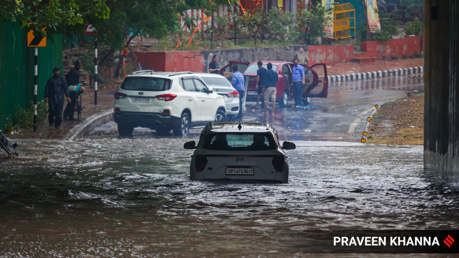 Thunderstorm, rain likely in Delhi-NCR today; IMD warning across parts of south India with torrential downpour in Kerala
