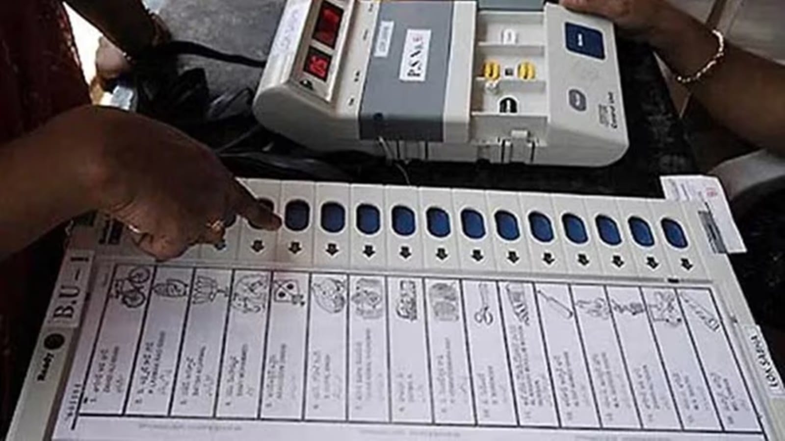 Amid Maharashtra poll ‘fraud' row, decks cleared for EVM verification, mock polls in Pune seats