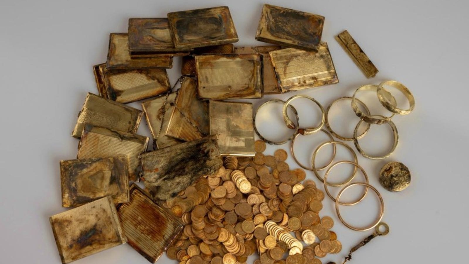 Mysterious gold stash found in Czech mountains leaves researchers perplexed