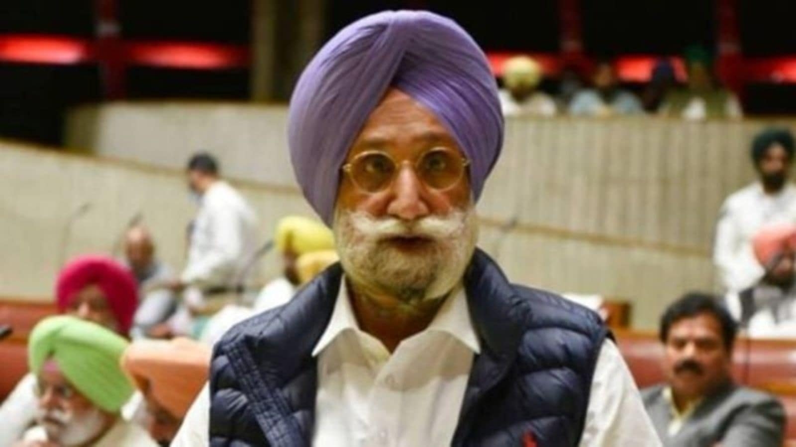 India-Pakistan conflict: Villagers near Zero Line in Punjab in no mood to evacuate, offer Gurdaspur MP chai and pakora after he calls on them